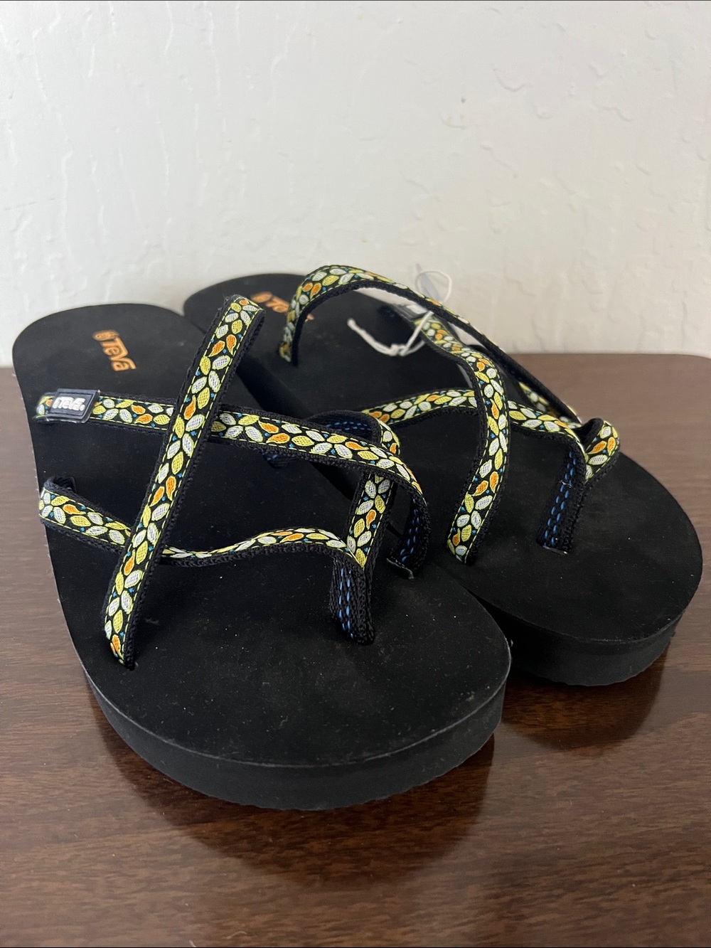 Teva New With Tags Black Platform Sandals with Yellow Floral Straps Size 9 - Picture 3 of 10